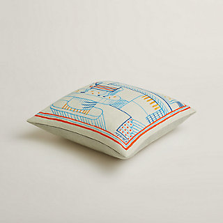 Etages du Faubourg pillow